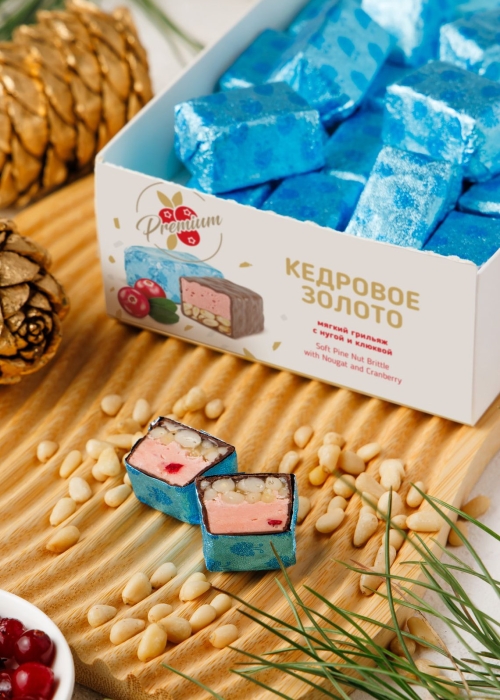 Мягкий грильяж «Кедровое золото» с нугой и клюквой, 450 г | шоу-бокс